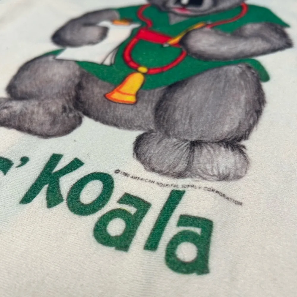 80’s VINTAGE, DOC’ KOALA, kid’s doctor’s gown!!